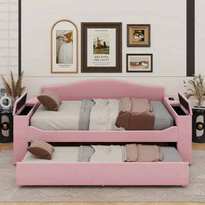 Lit de jour double rembourré avec couchette, accoudoirs de rangement et dernier système audio Bluetooth intégré
