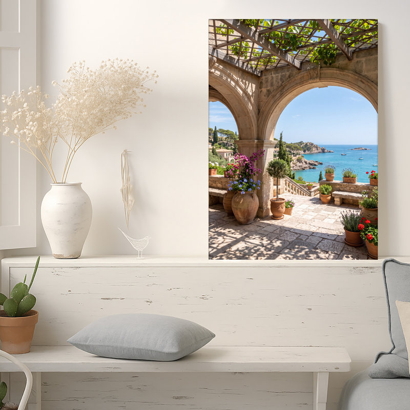 «Stone Archway» donnant sur une baie turquoise et des pots en terre cuite, 48"H x 36"W
