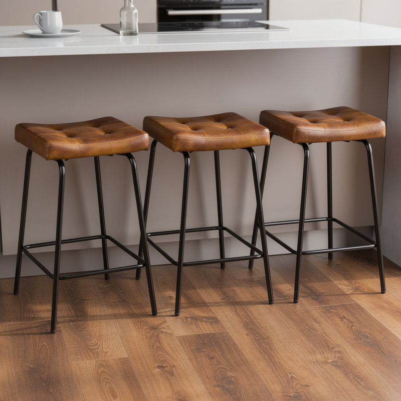 Ensemble de trois chaises de bar de 23 po en similicuir brun et noir