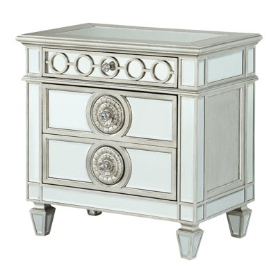 Table de chevet argentée avec miroir