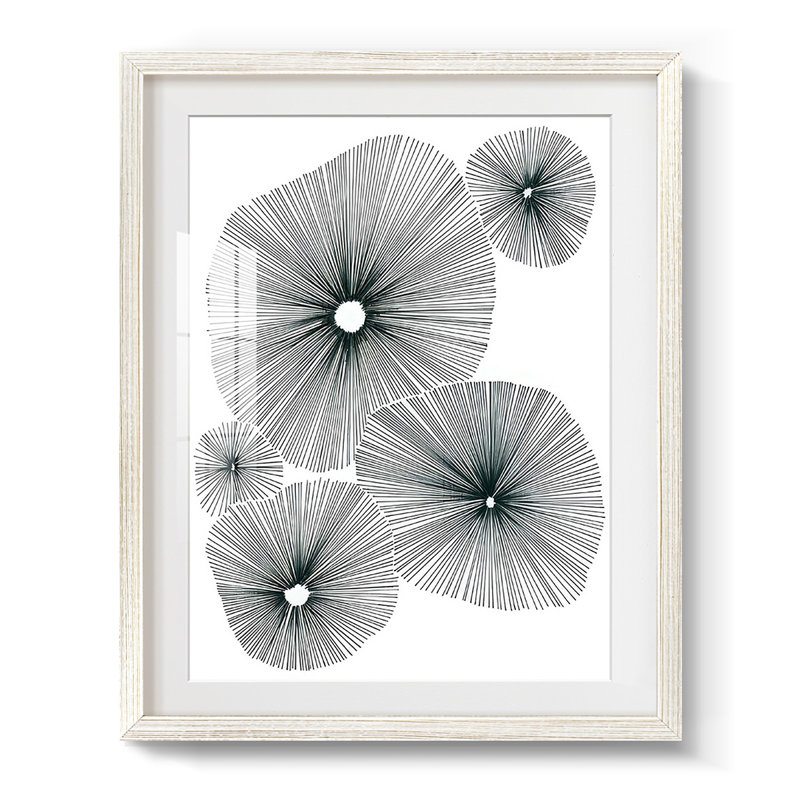 Bloom Spiral I - impression encadrée, H 28,5 po x l 20,5 po, Blanc