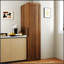 Armoire de cuisine autoportante avec beaucoup de rangement, parfaite pour organiser et maximiser l'espace dans n'importe quelle pièce