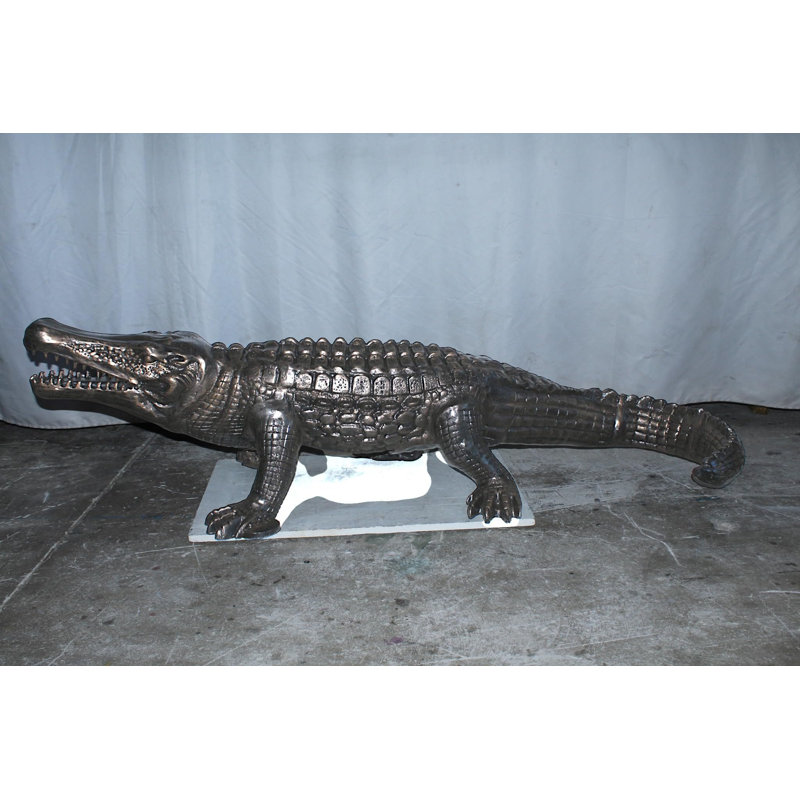 Sculpture statue en alligator en aluminium grandeur nature 72 po x 25 po x H 21 po