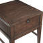 Table de bout de salon en brun avec porte rectangulaire et tiroir, finition