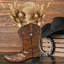 Vase en résine et botte de cowboy