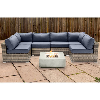 Ensemble de conversation modulaire 7 pièces avec coussins Sunbrella et foyer en béton Dzheni