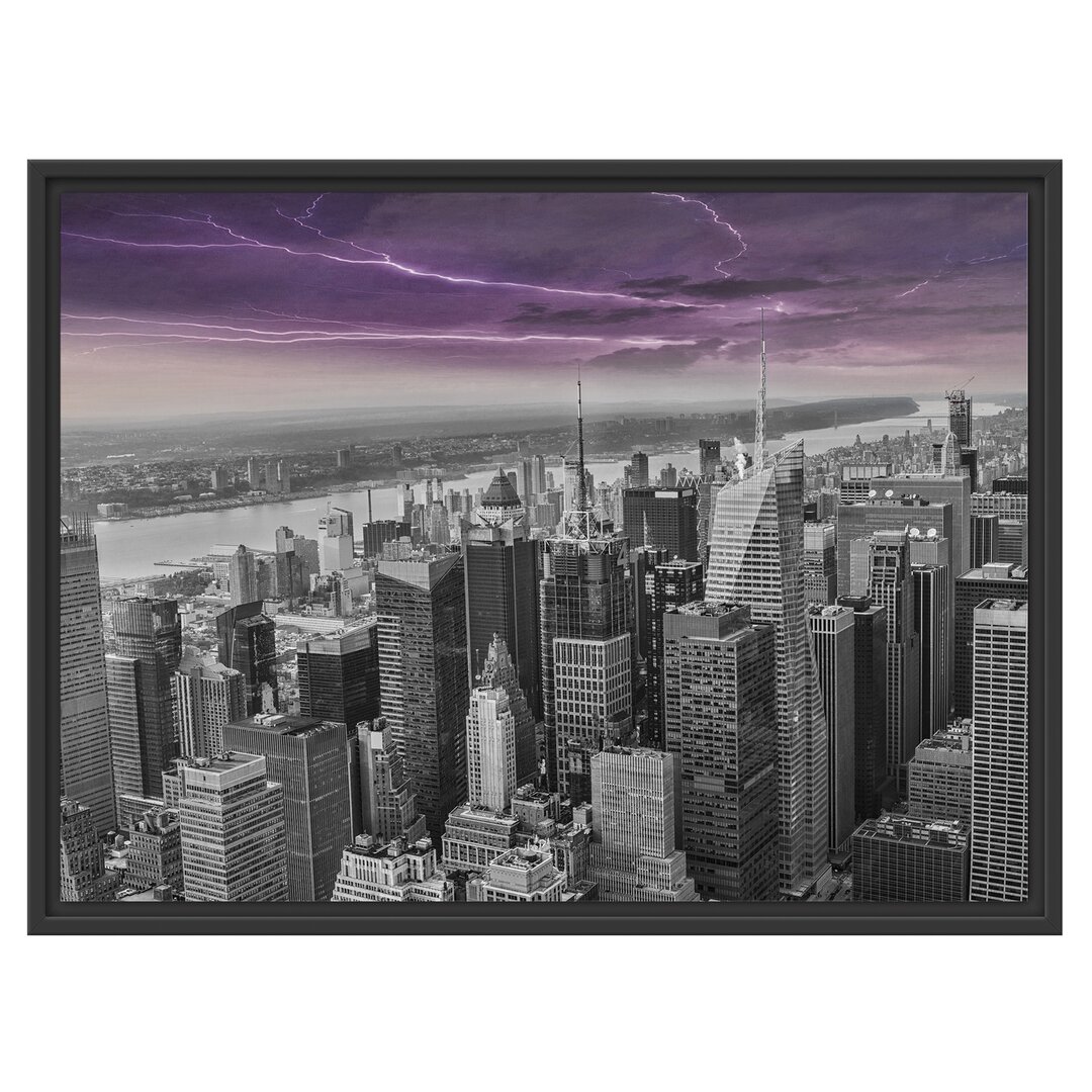 Gerahmtes Wandbild Skyline New York Gewitter