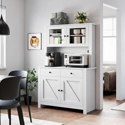 Meuble de cuisine autoportant avec support pour micro-ondes, buffet haut avec étagères ajustables, grand espace de rangement pour la salle à manger, meuble de rangement moderne, aspect bois blanc.