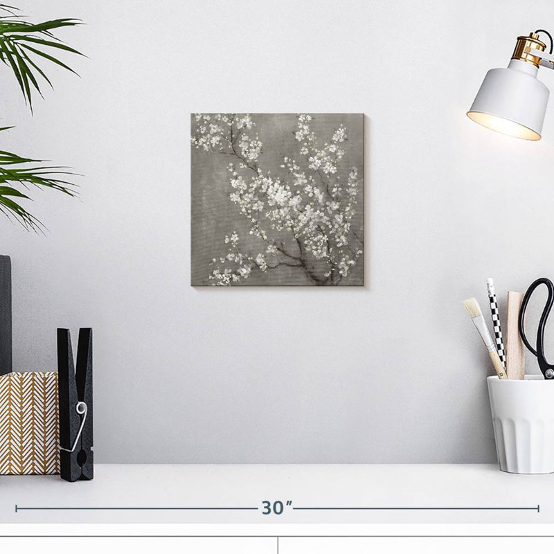 Fleurs de cerisier blanches II sur fond gris, H 10 po x l 10 po