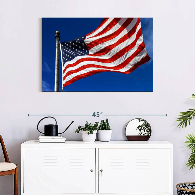 Borges Windblown American Flag, 24" H x 36" W