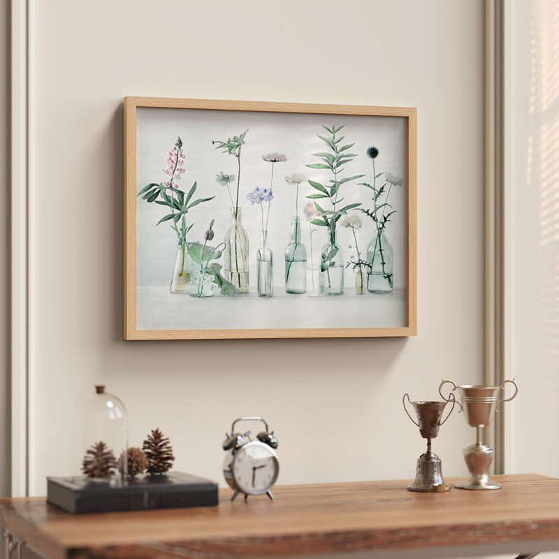 Vase brun avec fleurs sur fond doux, botanique, illustration moderne, petit décor, œuvre d'art moderne, H 11 po x l 14 po