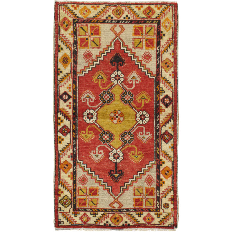 Vintage One-of-a-Kind 2'8" X 4'8" Area Rug