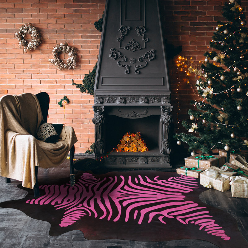 Tapis rose en peau de vache zébré vieilli sur mesure, Nouveauté 6 pi 2 po x 7 pi 4 po
