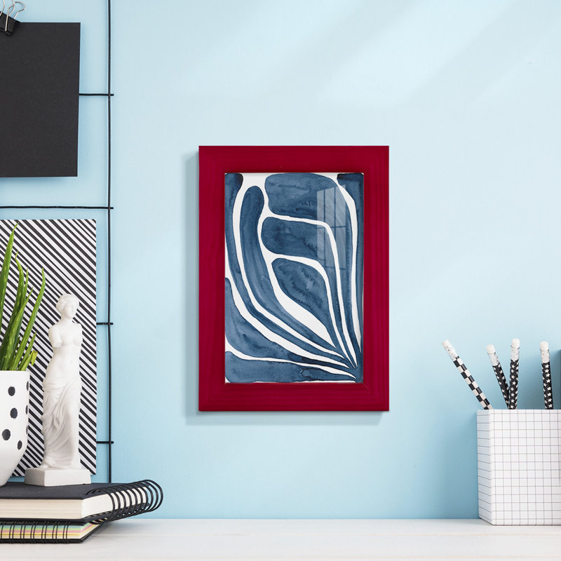 «Blue Stylized Leaf I», impression sur papier, Rouge, H 7 po x l 5 po x P 1 po