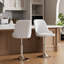 Tabouret de comptoir pivotant moderne et ajustable, tabouret de comptoir rembourré en similicuir avec relevage hydraulique et base en métal pour îlot de cuisine, bar pour le petit-déjeuner, salle à manger-128799394-107212339