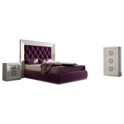 Daveisha 4 Piece Upholstered Velvet Bedroom Set