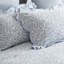 Ensemble de literie confortable en polyester pour grand lit, style chambre à coucher moderne