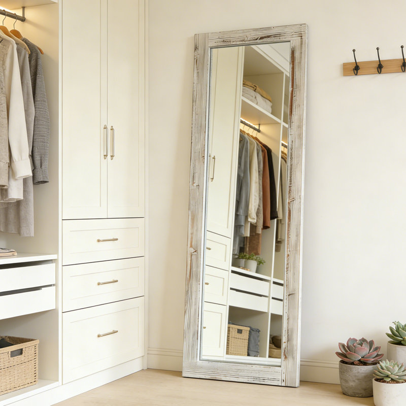 Élégant miroir pleine longueur avec cadre blanc délavé - bois de pin durable, polyvalence autoportante ou murale pour la décoration de la chambre à coucher, du salon et du vestibule