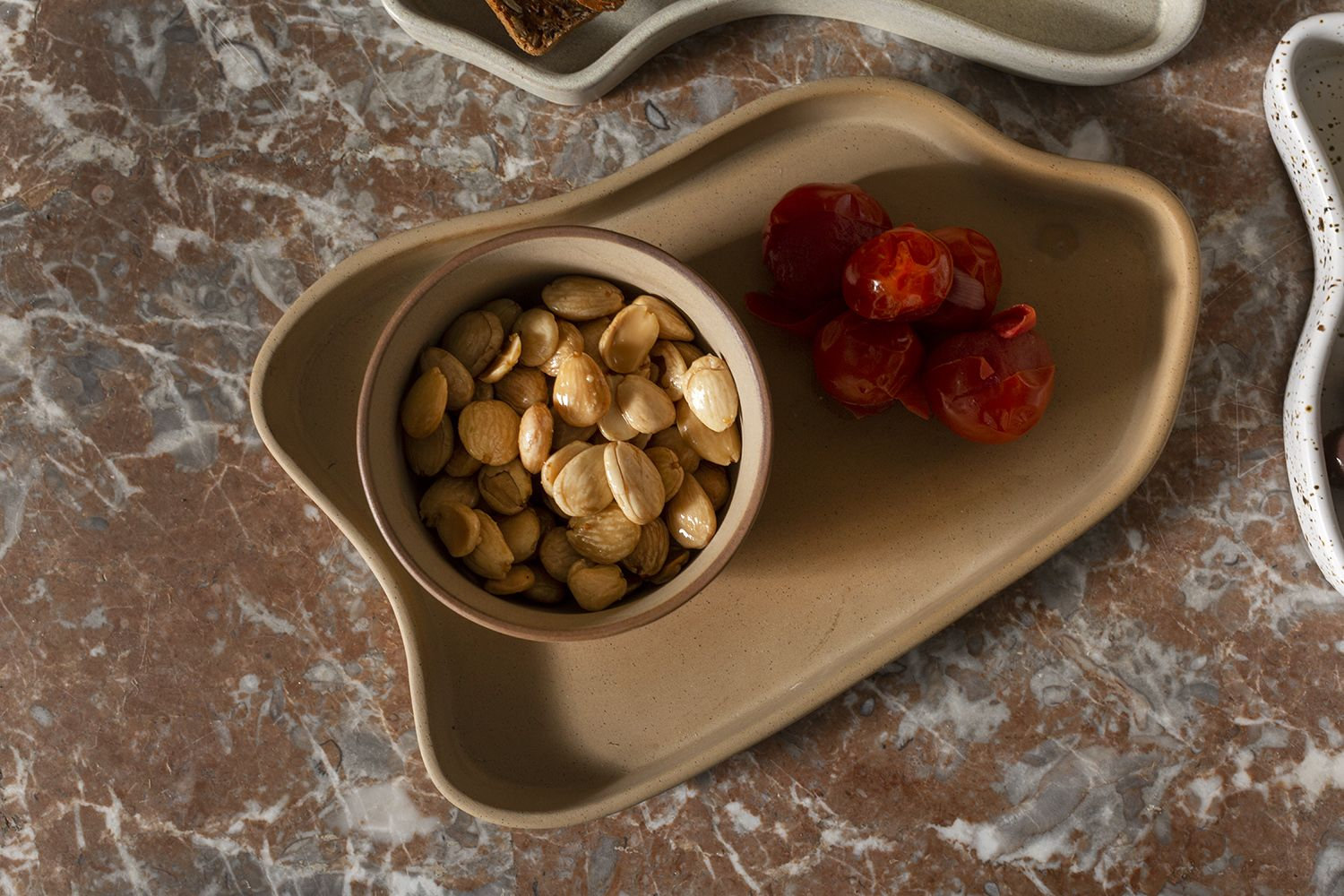 Heda Ceramic Decorative Tray