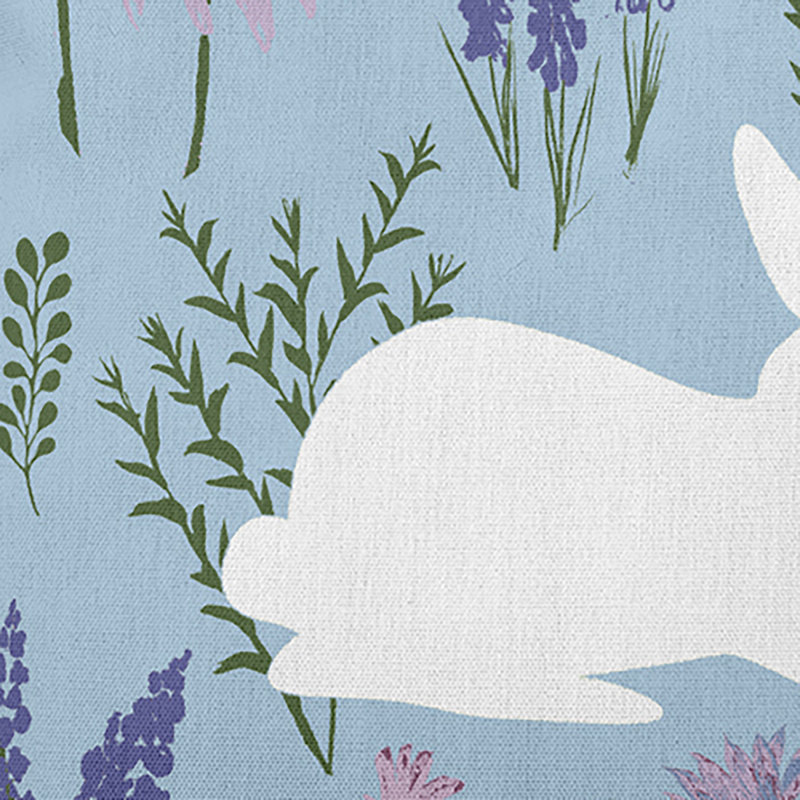 Coussin Spring Meadow Bunny, Bleu clair, 16 po x 16 po