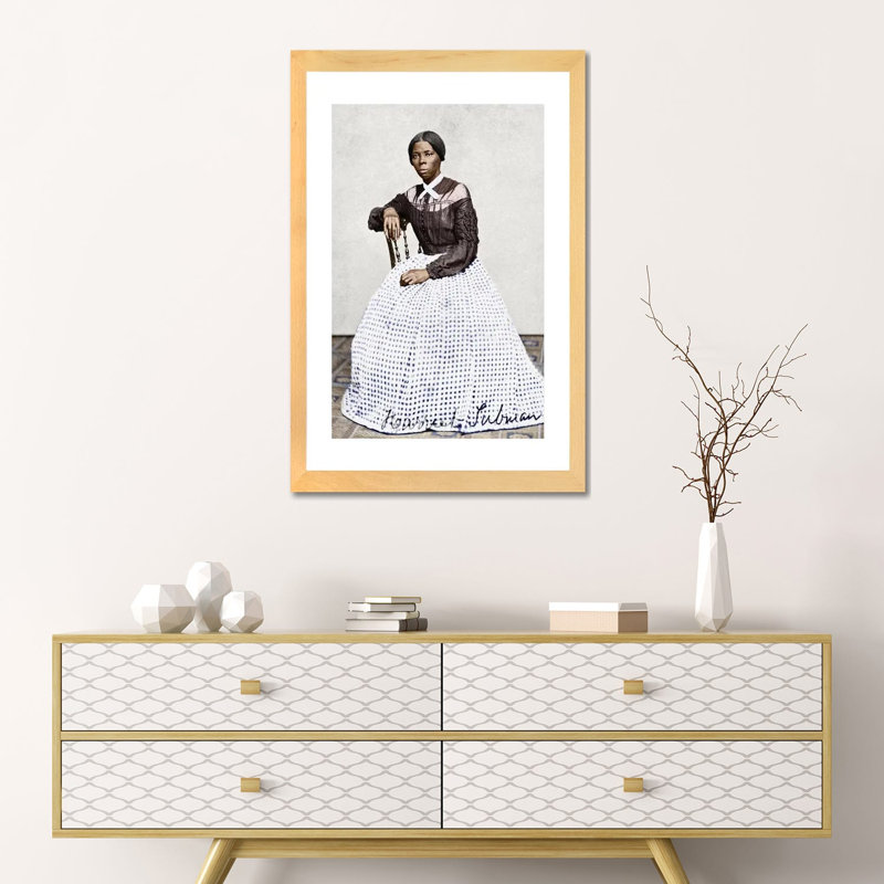 « Harriet Tubman (C1823-1913) » par Benjamin Powelson-impression, H 24 po x l 16 po x P 1 po, Toile avec cadre en bois beige
