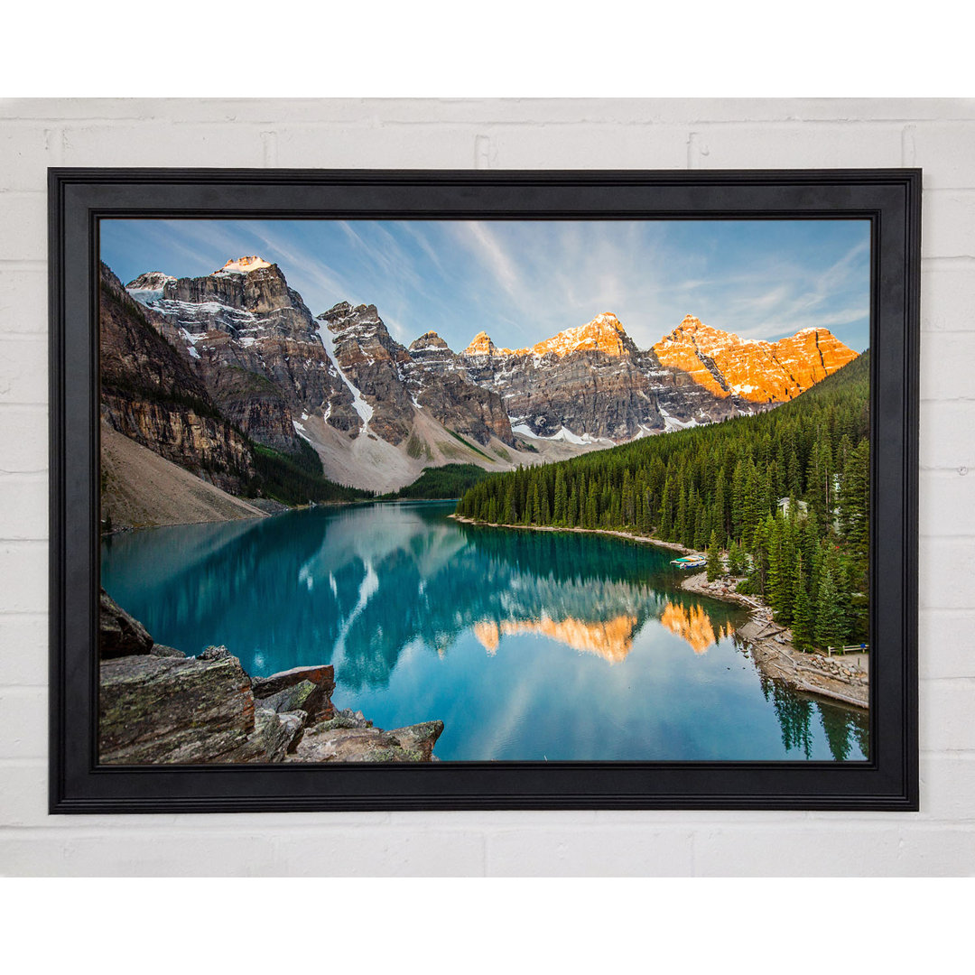 Crystal Clear Lake In The Mountain Range von Gerahmter Druck