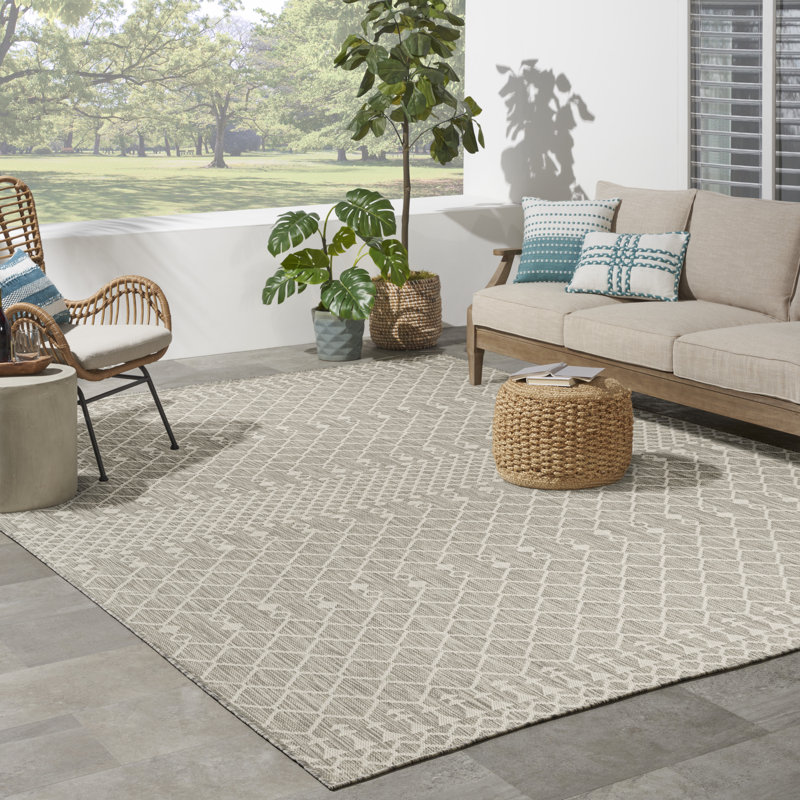 Robbs Rectangle Indoor/Outdoor Area Rug, Rectangle 7' x 10', Light Gray
