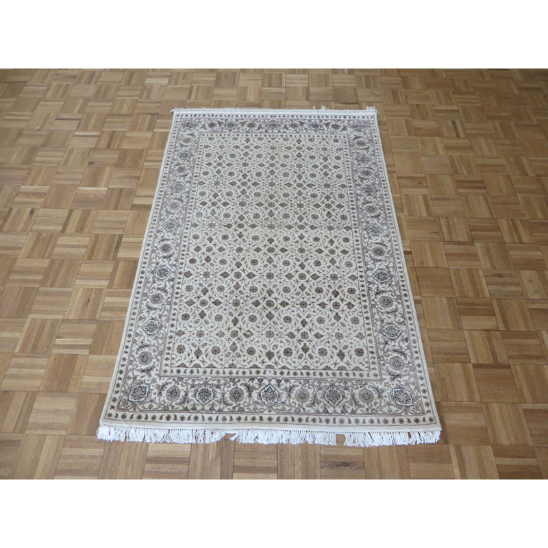 Tapis ivoire en laine / soie noué à la main Sherika, Rectangle 4 pi 9 po x 6 pi 9 po