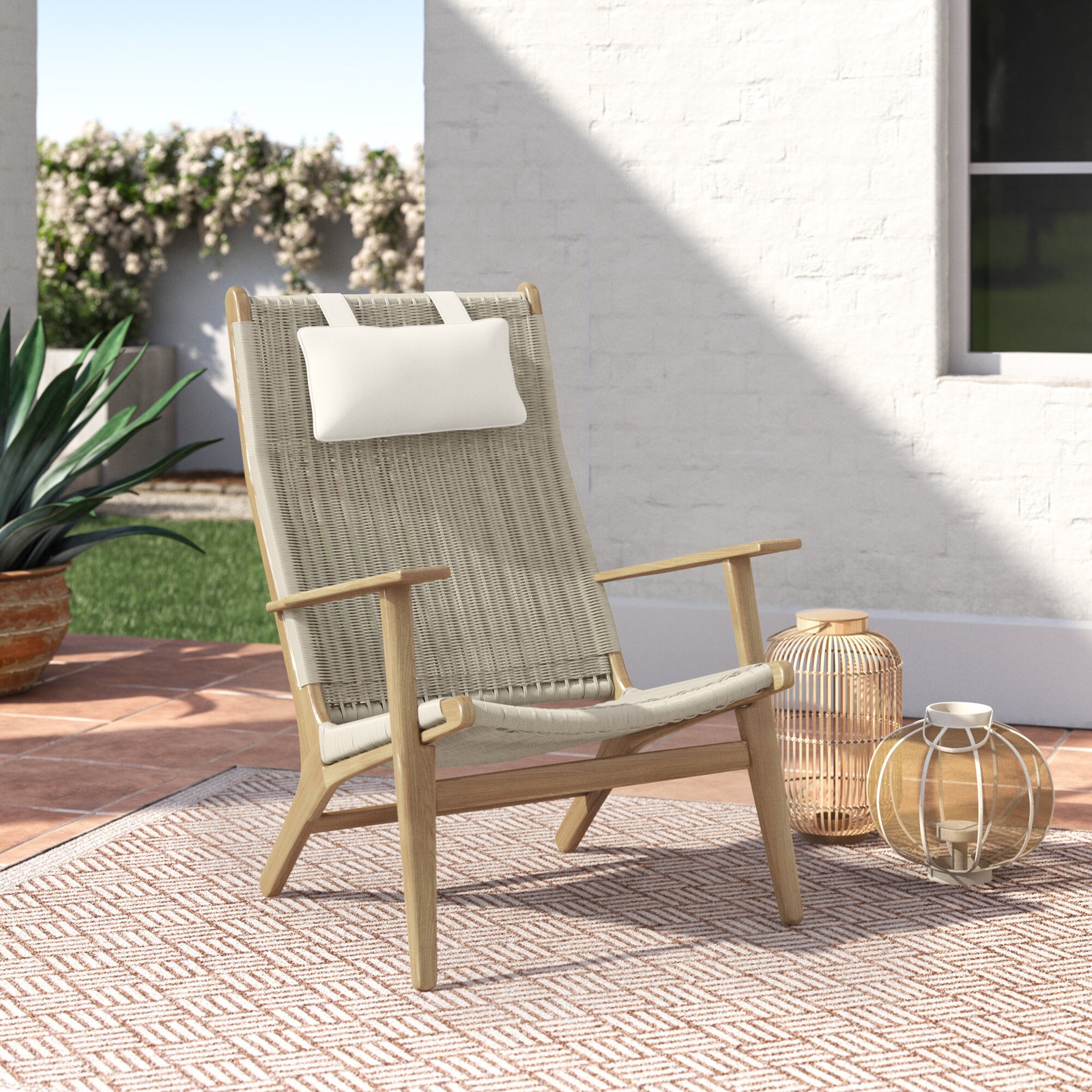 Vienna Outdoor Lounge Chair , Sunbrella® Cushions Included