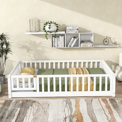 Lit plateforme double pleine grandeur avec clôture et porte, blanc