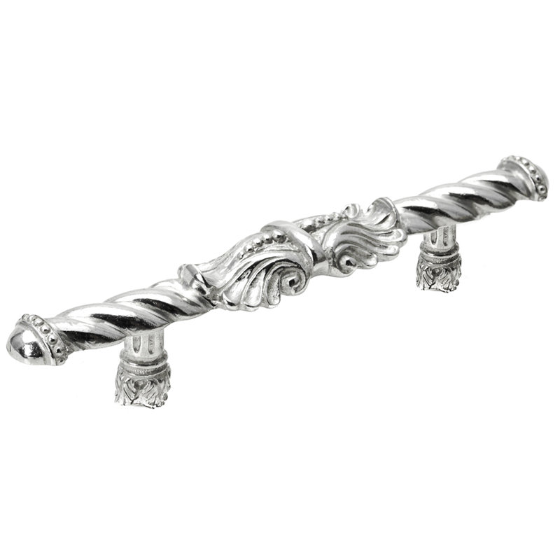 Poignée Acanthus de style roman, 4", Chrome