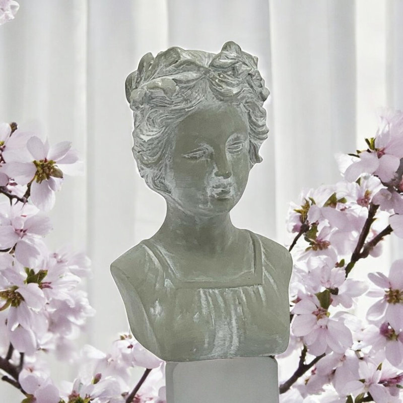 Stone Effect Woman Head Statue - Rustic Resin Bust Sculpture for Indoor & Outdoor Home and Garden Décor