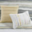 Courtepointe jaune très grand / très grand avec 6 pièces. Bande d'aquarelle sereine pour une chambre à coucher luxueuse. Microfibre confortable et pièce de coussin imprimée très grand. Thème et décoration élégante