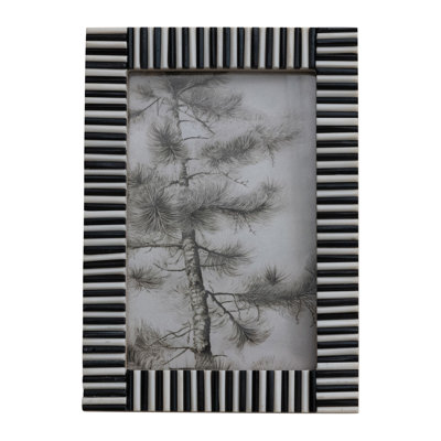 Resin Ribbed Photo Frame