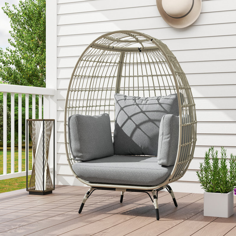 Wicker Outdoor Lounge Chair