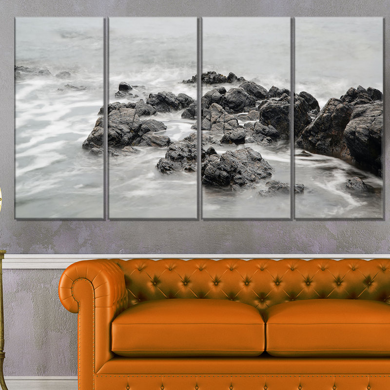 «Black and White Rocky Coastline», reproduction de photo à multiples images sur toile