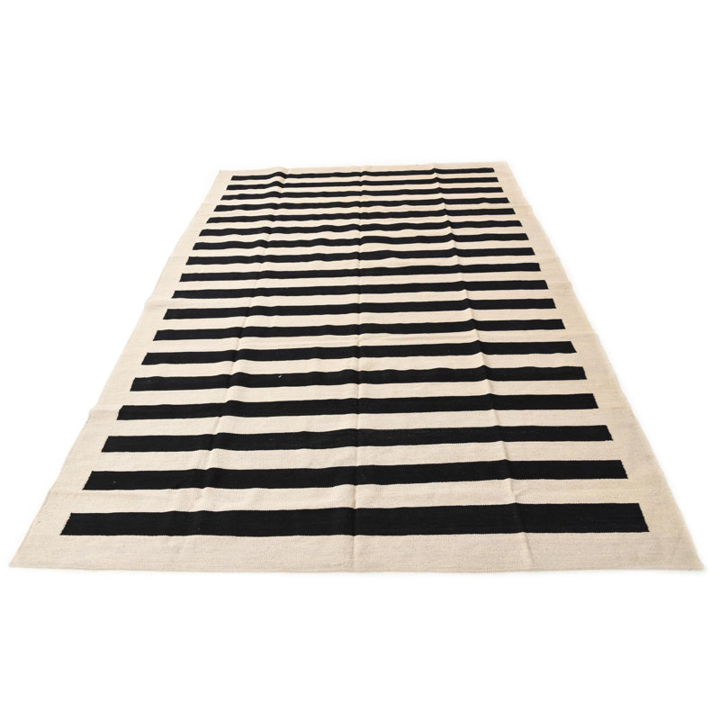 Tapis noir et blanc Noor