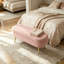 Long tabouret de rangement en velours rose français