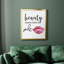 «Beauty Starts With A Smile», toile encadrée de qualité supérieure - prête à être accrochée-1562794501-1562794500