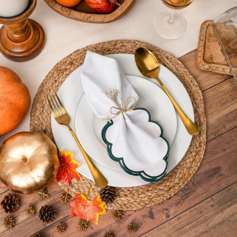 100% Cotton Set of 4 White Cloth Napkins with Scallop Design