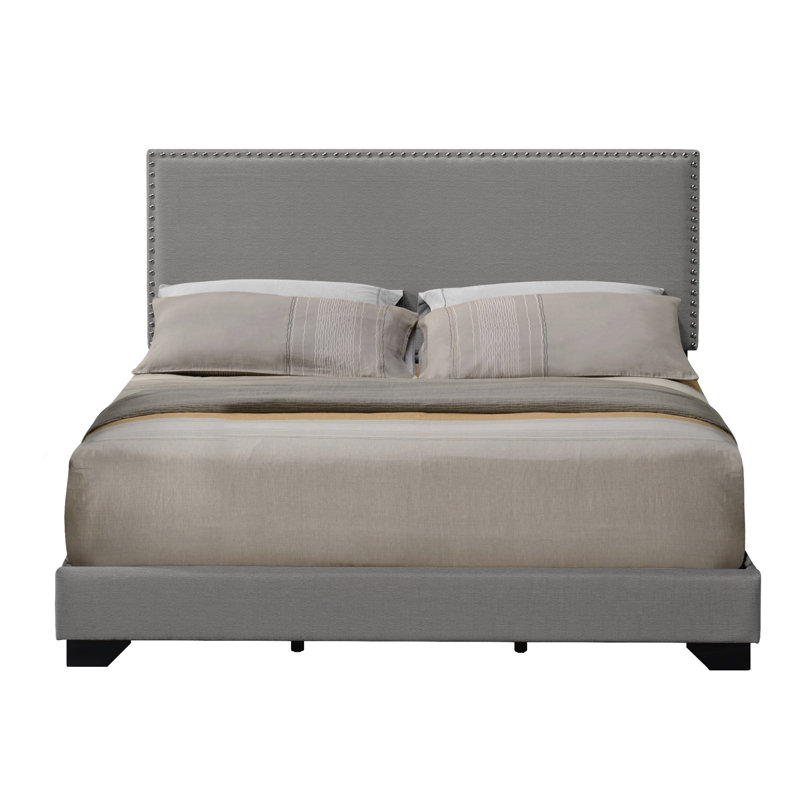 Grand lit en tissu gris clair Leandros