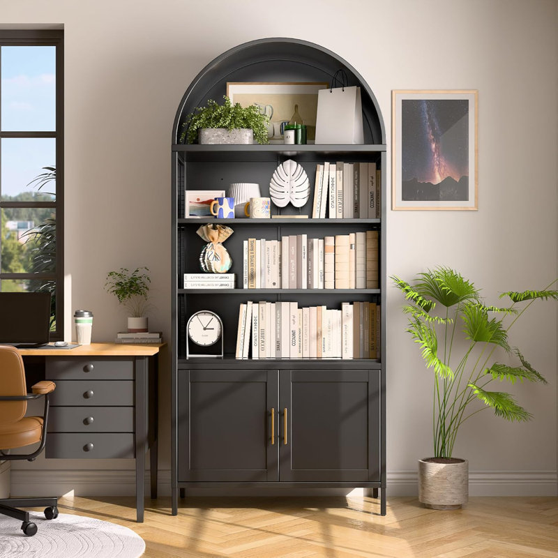 Bibliothèque en métal arquée, bibliothèque arquée à 6 niveaux avec portes, bibliothèque de style campagnard moderne avec 3 tablettes réglables, vitrine de garde-manger pour le salon, noir, assemblage requis