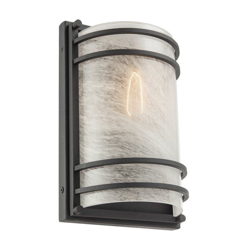 Keswick - Applique murale d'extérieur - Finition noire - Abat-jour en verre blanc Swearl, H 11 po x l 7 po x P 4 po