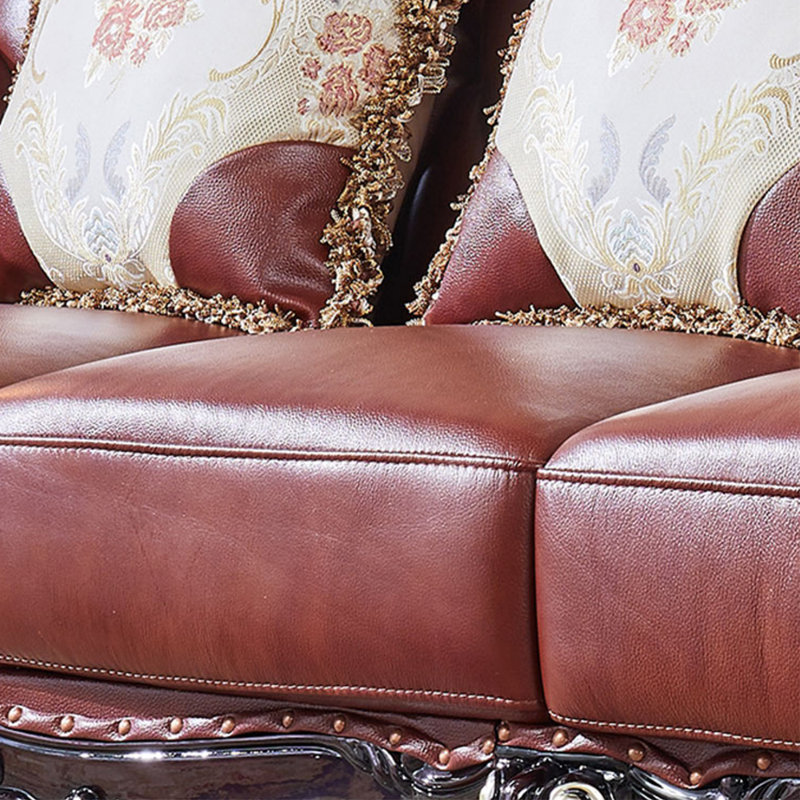 Chaise de salon de style européen. Fauteuil en cuir véritable touffeté de 55 po de largeur