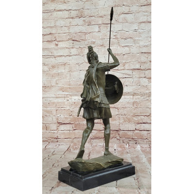 Sculpture romaine ou grecque en bronze avec lance et bouclier sur base de marbre