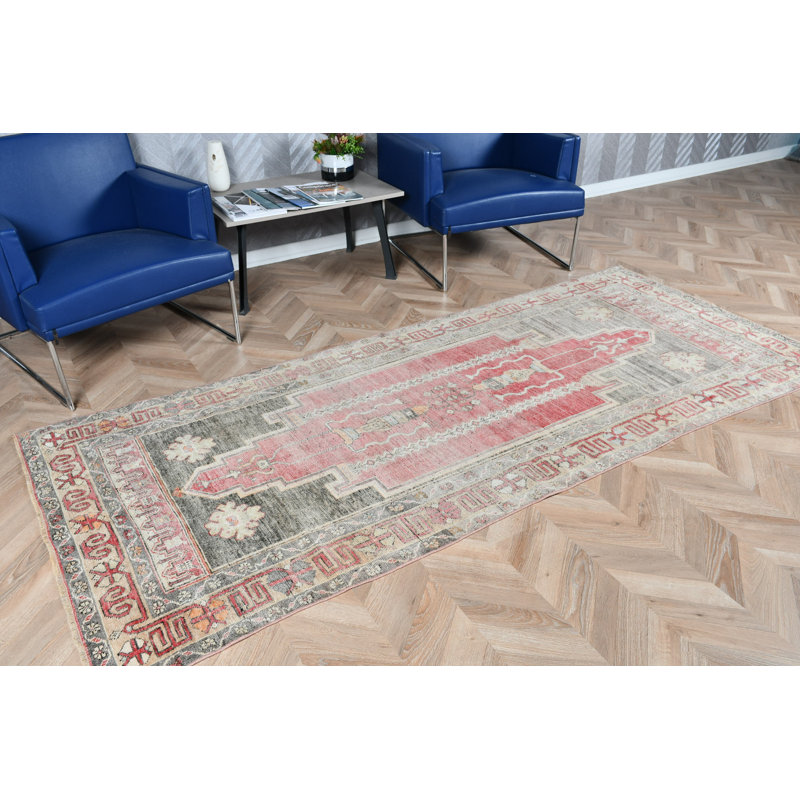 Tapis de couloir turc rétro rouge pour une longue cuisine et un couloir avec un design noué à la main avec des éléments de décoration aztèque et campagnard