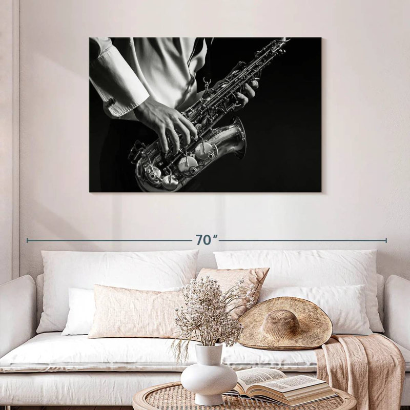 Abarca jouant du saxophone, H 30 po x l 45 po