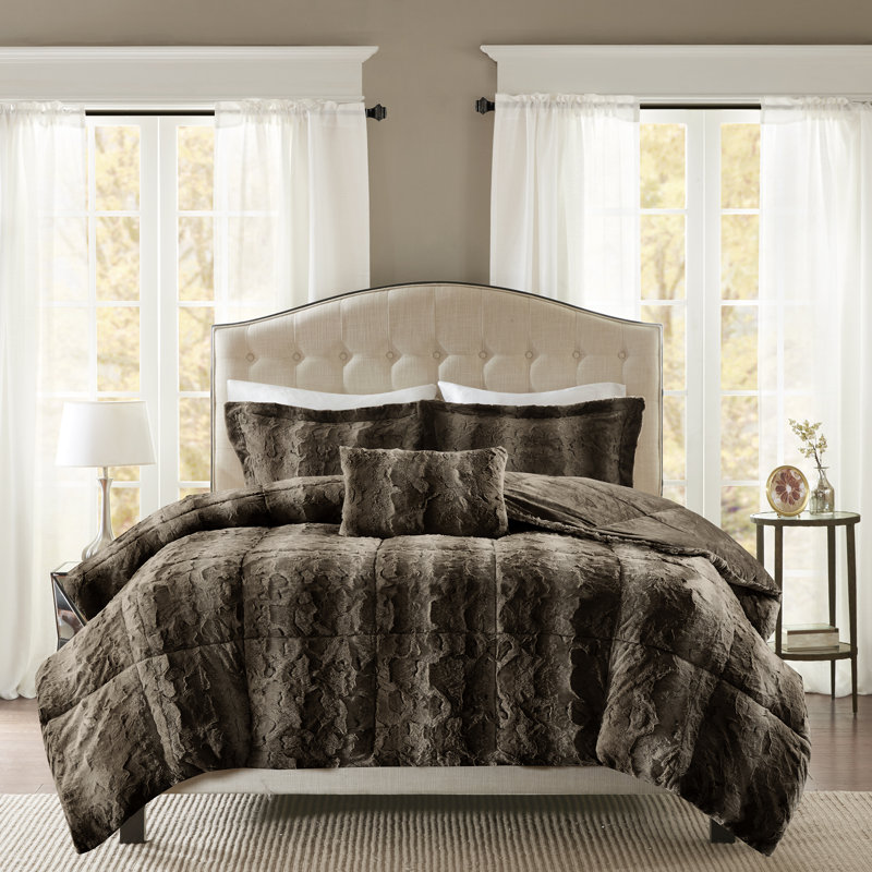 Ensemble d'édredon en fausse fourrure de luxe Zuri, Édredon pour lit très grand + deux taies décora, Brun