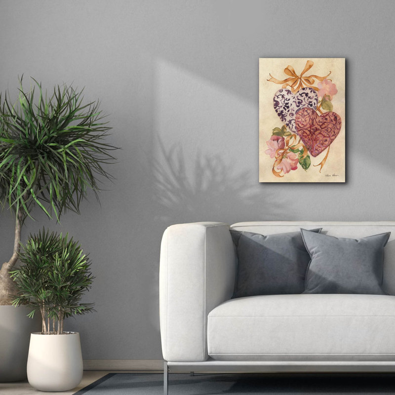 «Hearts and Ribbons 1» par Cheri Blum, art mural sur toile, H 26 po x l 18 po x P 0,75 po