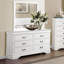 Commode blanche traditionnelle de style Louis Phillippe